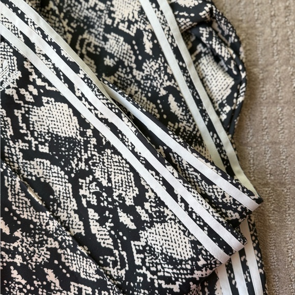 ADIDAS Python Print Jogger Set - Picture 6 of 9